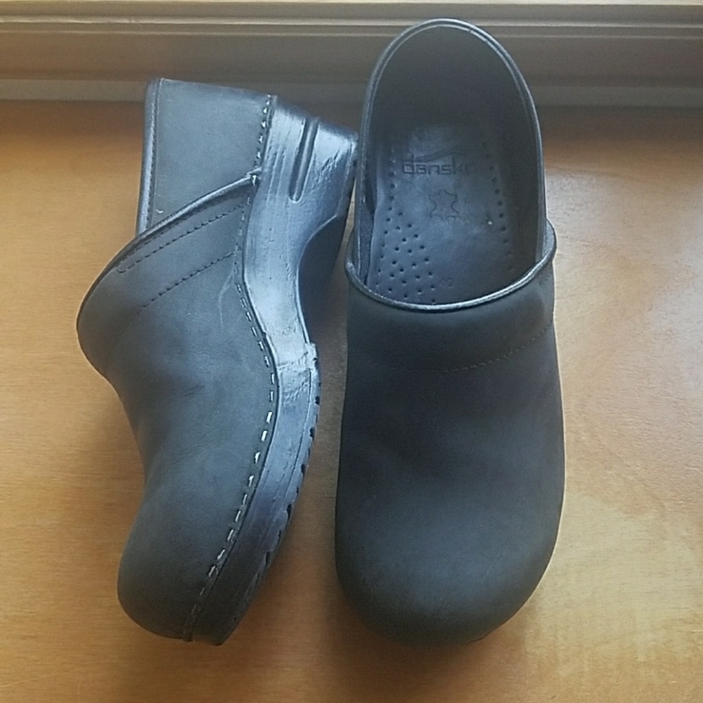 Women's Dansko leather shoes